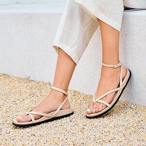 Coutgo Womens Strappy Flat Sandals Comfortable Flip Flop Footbed Sandals Size8.5